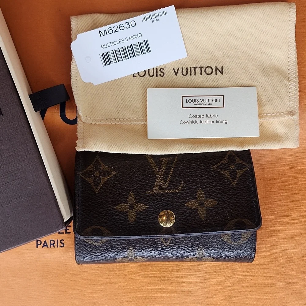 LOUIS VUITTON LV MULTICLES 6 MONOGRAM KEY HOLDER WALLET - Picture 2 of 14